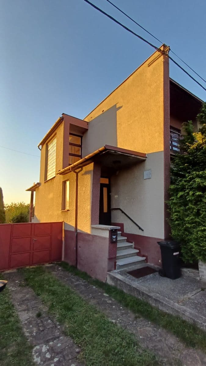 Predaj domu 240 m², pozemok 750 m², Na Výšině, Kunovice, Zlínský kraj Predaj domu 240 m², pozemok 750 m², Na Výšině, Kunovice, Zlínský kraj
