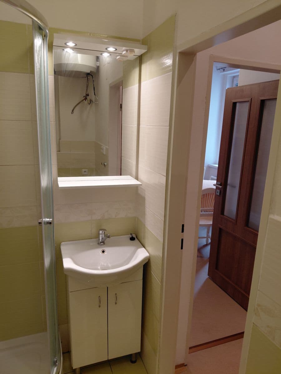Prenájom bytu 1-izbový 33 m², Zenklova, Praha, Praha Prenájom bytu 1-izbový 33 m², Zenklova, Praha, Praha