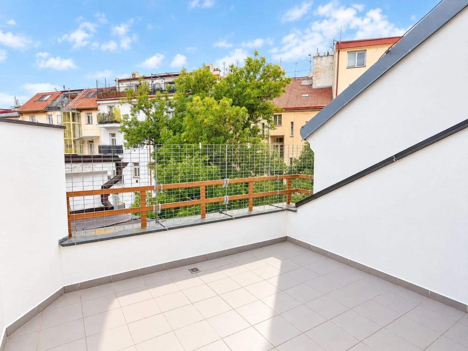 Prenájom kancelárie 162 m², Kodaňská, Praha, Praha Prenájom kancelárie 162 m², Kodaňská, Praha, Praha