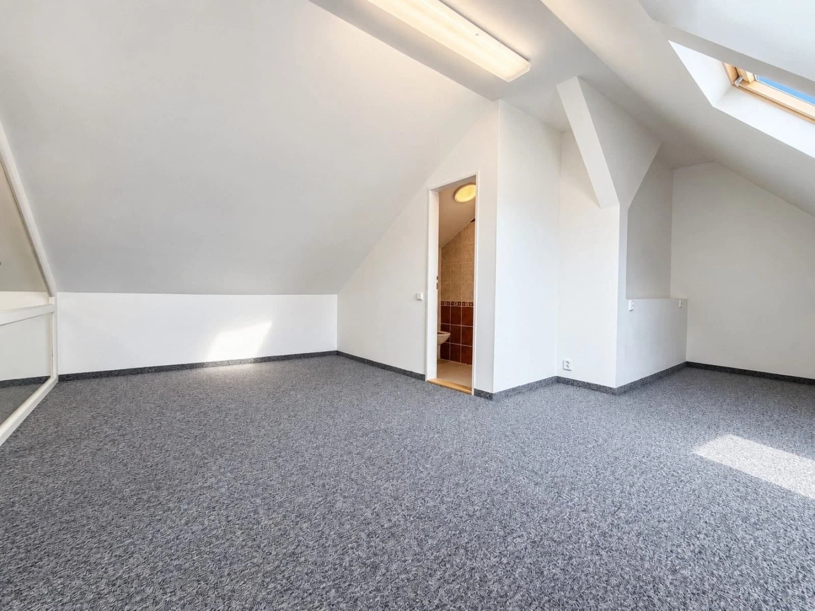 Prenájom kancelárie 162 m², Kodaňská, Praha, Praha Prenájom kancelárie 162 m², Kodaňská, Praha, Praha