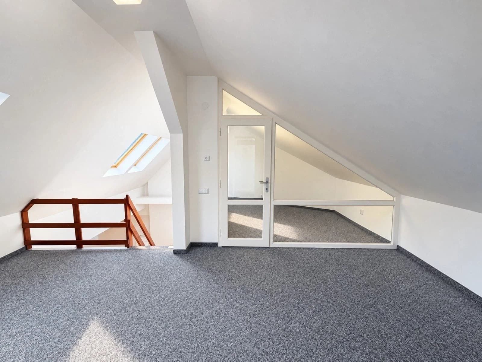 Prenájom kancelárie 162 m², Kodaňská, Praha, Praha Prenájom kancelárie 162 m², Kodaňská, Praha, Praha