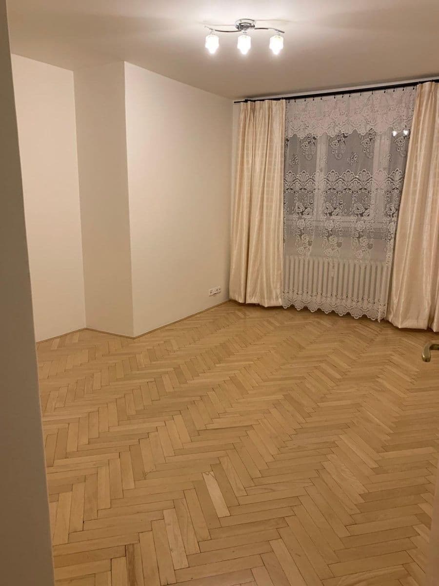 Prenájom bytu 2-izbový 99 m², Glinkova, Praha, Praha Prenájom bytu 2-izbový 99 m², Glinkova, Praha, Praha