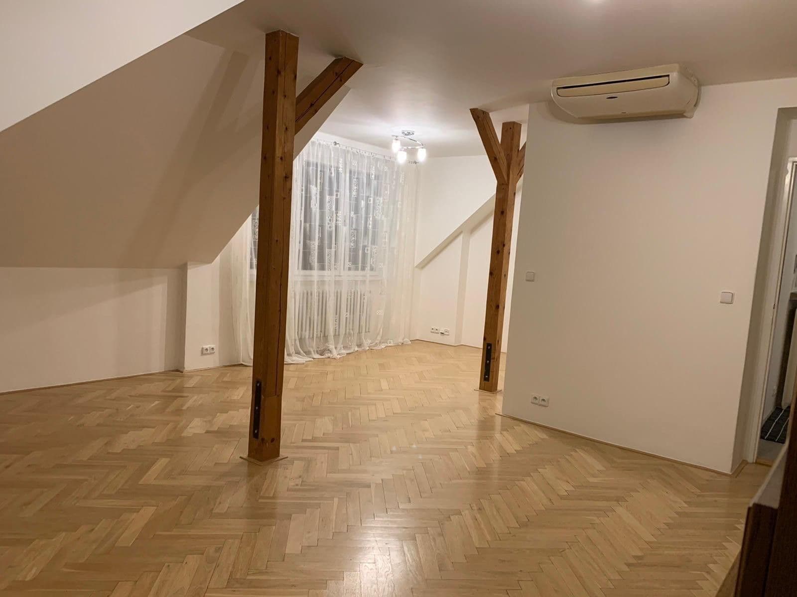 Prenájom bytu 2-izbový 99 m², Glinkova, Praha, Praha Prenájom bytu 2-izbový 99 m², Glinkova, Praha, Praha