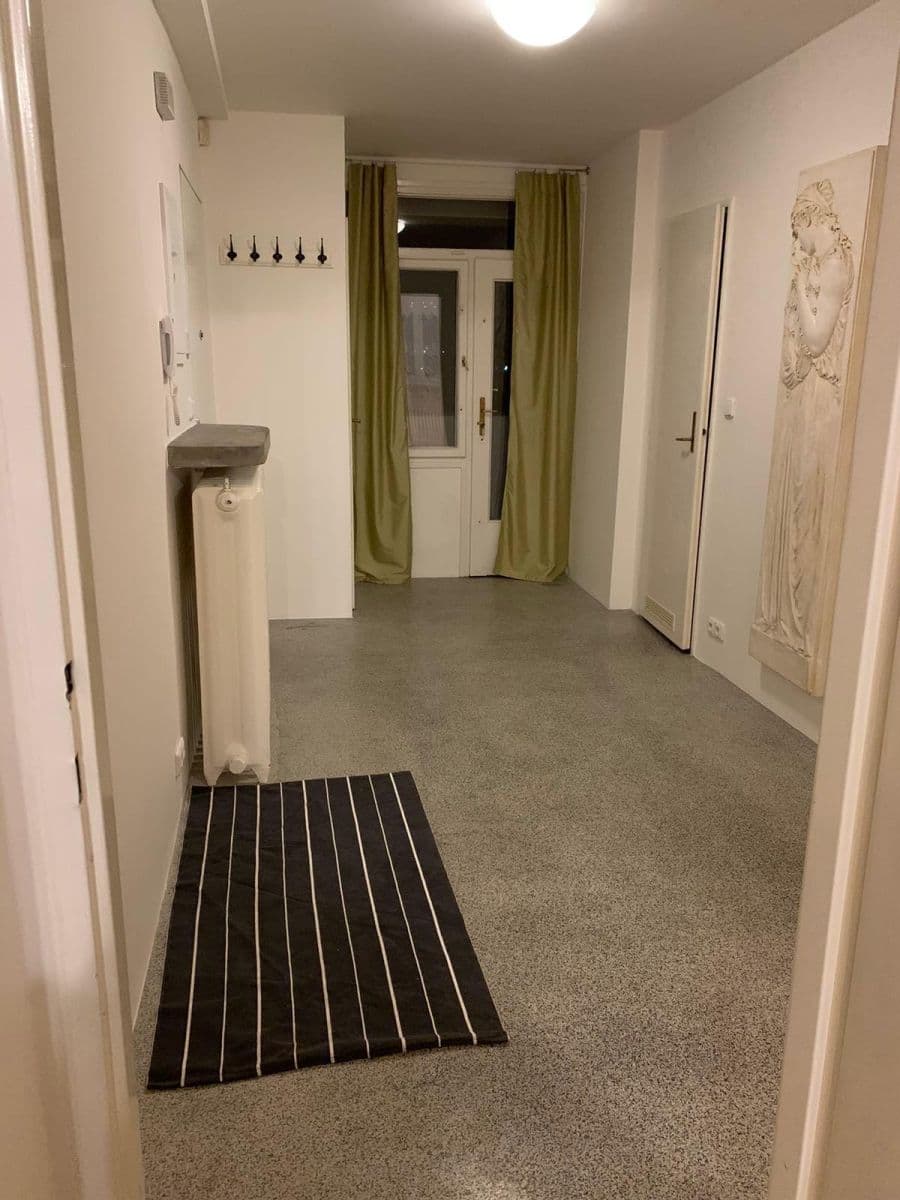 Prenájom bytu 2-izbový 99 m², Glinkova, Praha, Praha Prenájom bytu 2-izbový 99 m², Glinkova, Praha, Praha