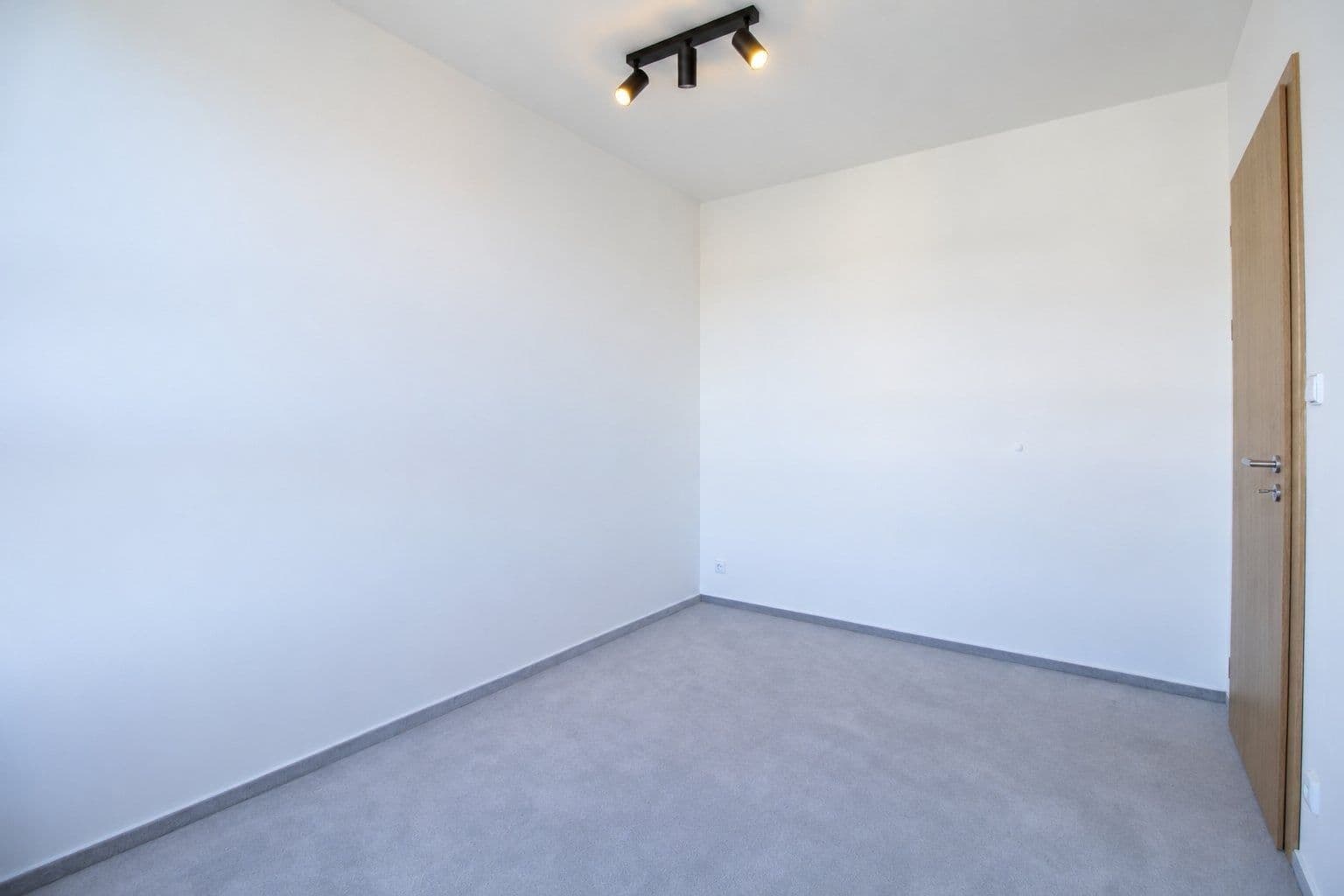 Prenájom bytu 3-izbový 59 m², Nádražní, Kralupy nad Vltavou, Středočeský kraj Prenájom bytu 3-izbový 59 m², Nádražní, Kralupy nad Vltavou, Středočeský kraj