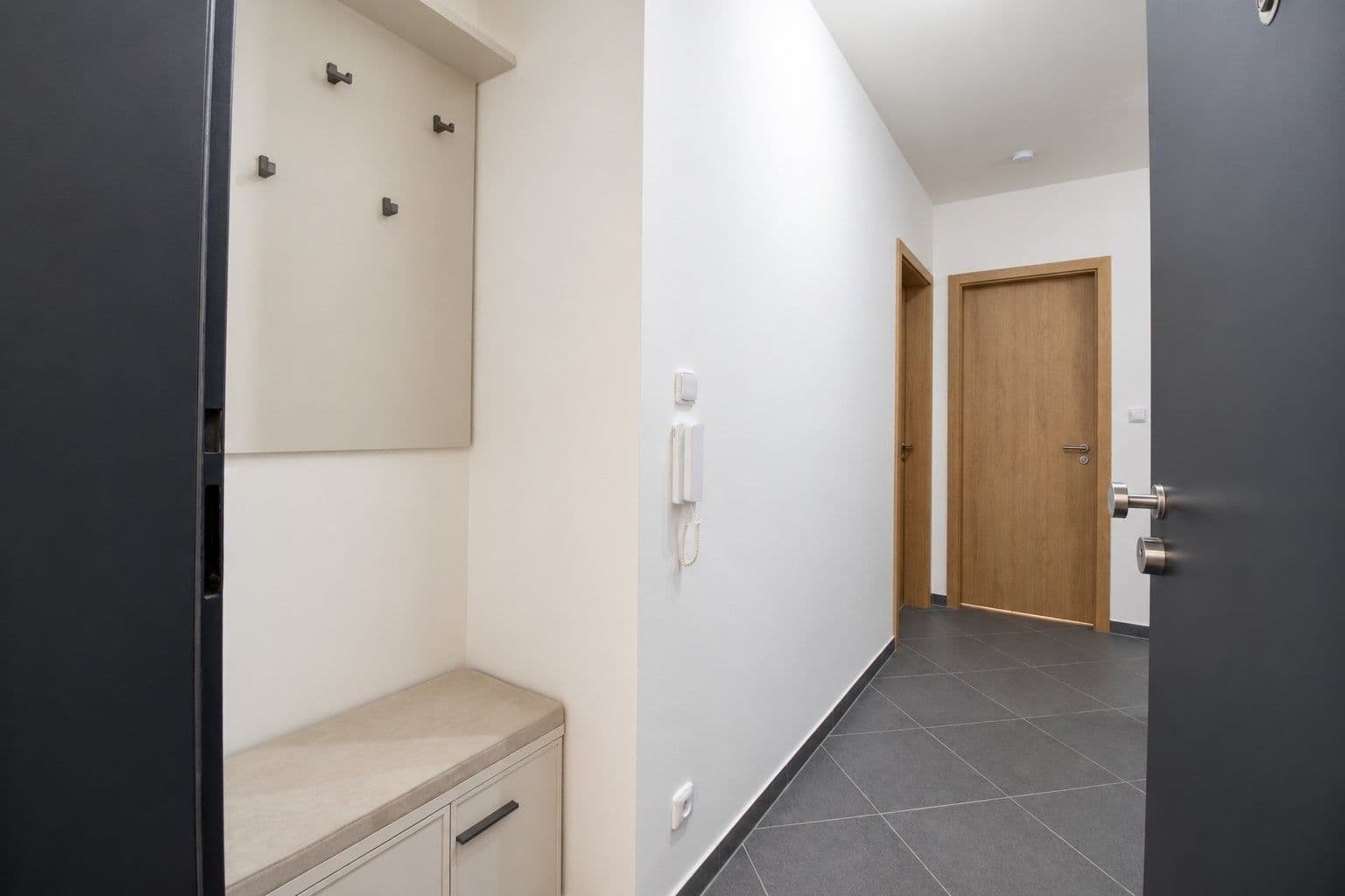 Prenájom bytu 3-izbový 59 m², Nádražní, Kralupy nad Vltavou, Středočeský kraj Prenájom bytu 3-izbový 59 m², Nádražní, Kralupy nad Vltavou, Středočeský kraj