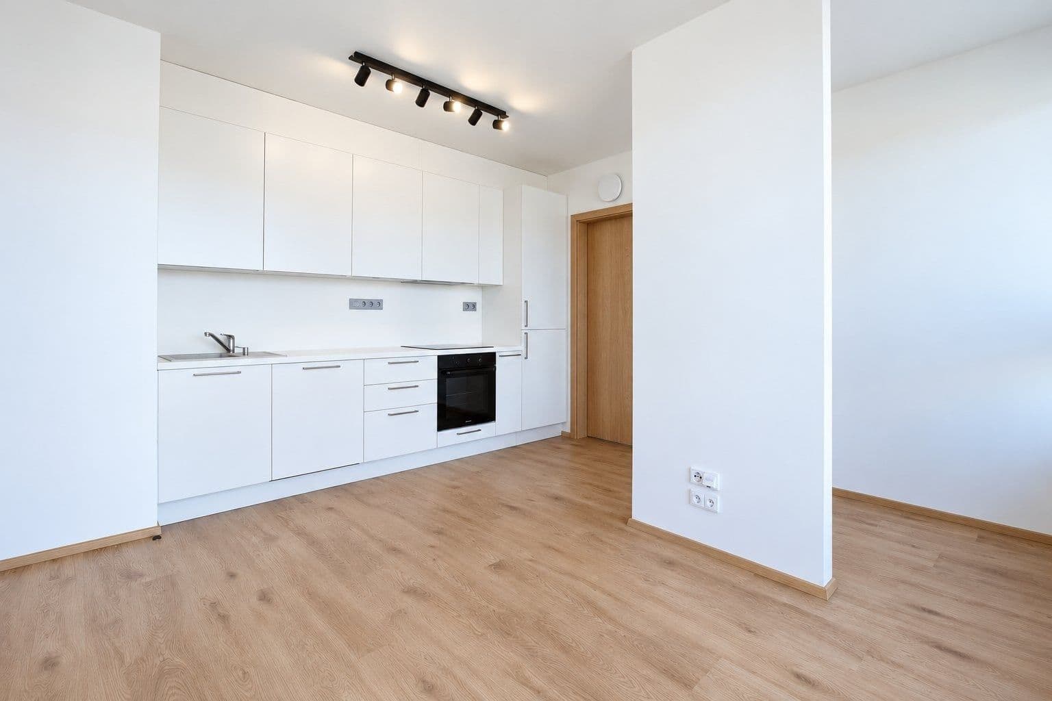 Prenájom bytu 3-izbový 59 m², Nádražní, Kralupy nad Vltavou, Středočeský kraj Prenájom bytu 3-izbový 59 m², Nádražní, Kralupy nad Vltavou, Středočeský kraj