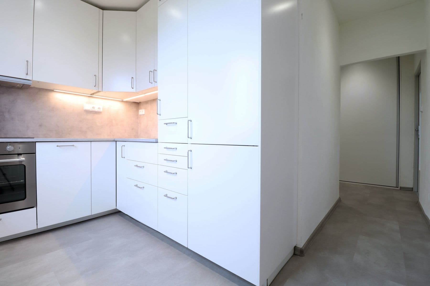 Prenájom bytu 2-izbový 52 m², Topolová, Praha, Praha Prenájom bytu 2-izbový 52 m², Topolová, Praha, Praha