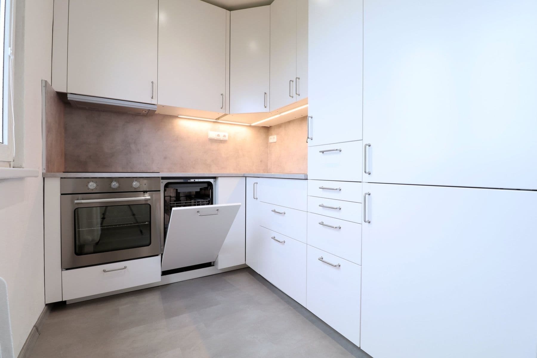 Prenájom bytu 2-izbový 52 m², Topolová, Praha, Praha Prenájom bytu 2-izbový 52 m², Topolová, Praha, Praha