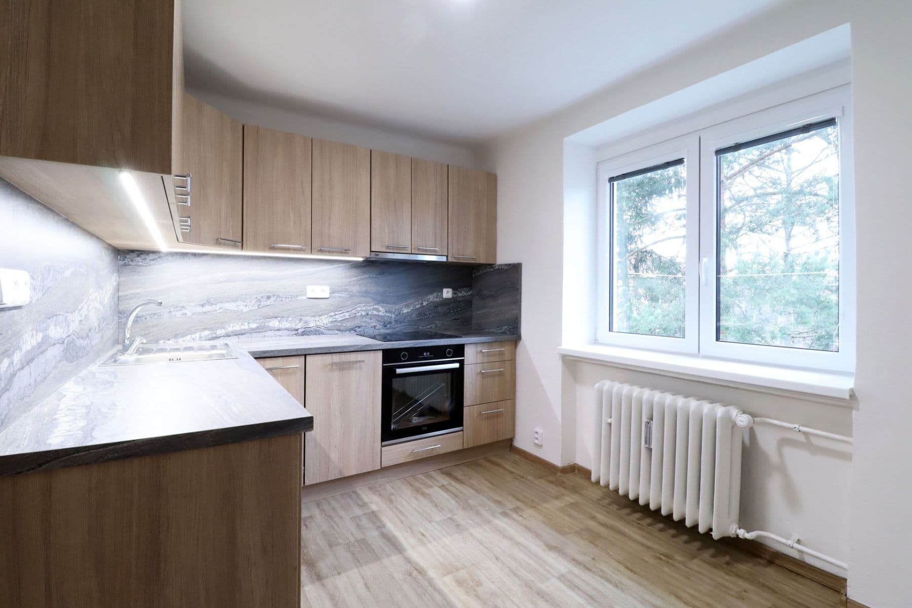 Prenájom bytu 1-izbový 32 m², Kyjevská, Kladno, Středočeský kraj Prenájom bytu 1-izbový 32 m², Kyjevská, Kladno, Středočeský kraj