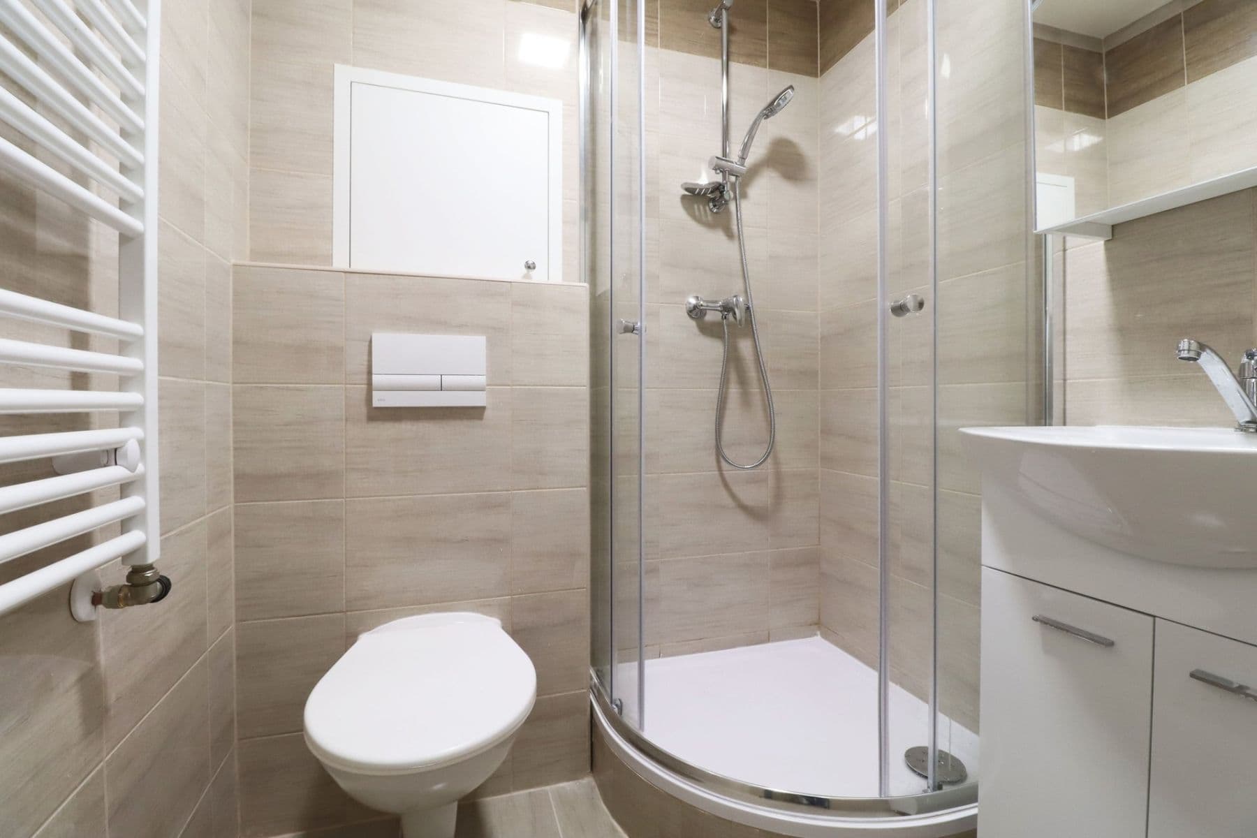 Prenájom bytu 1-izbový 32 m², Kyjevská, Kladno, Středočeský kraj Prenájom bytu 1-izbový 32 m², Kyjevská, Kladno, Středočeský kraj