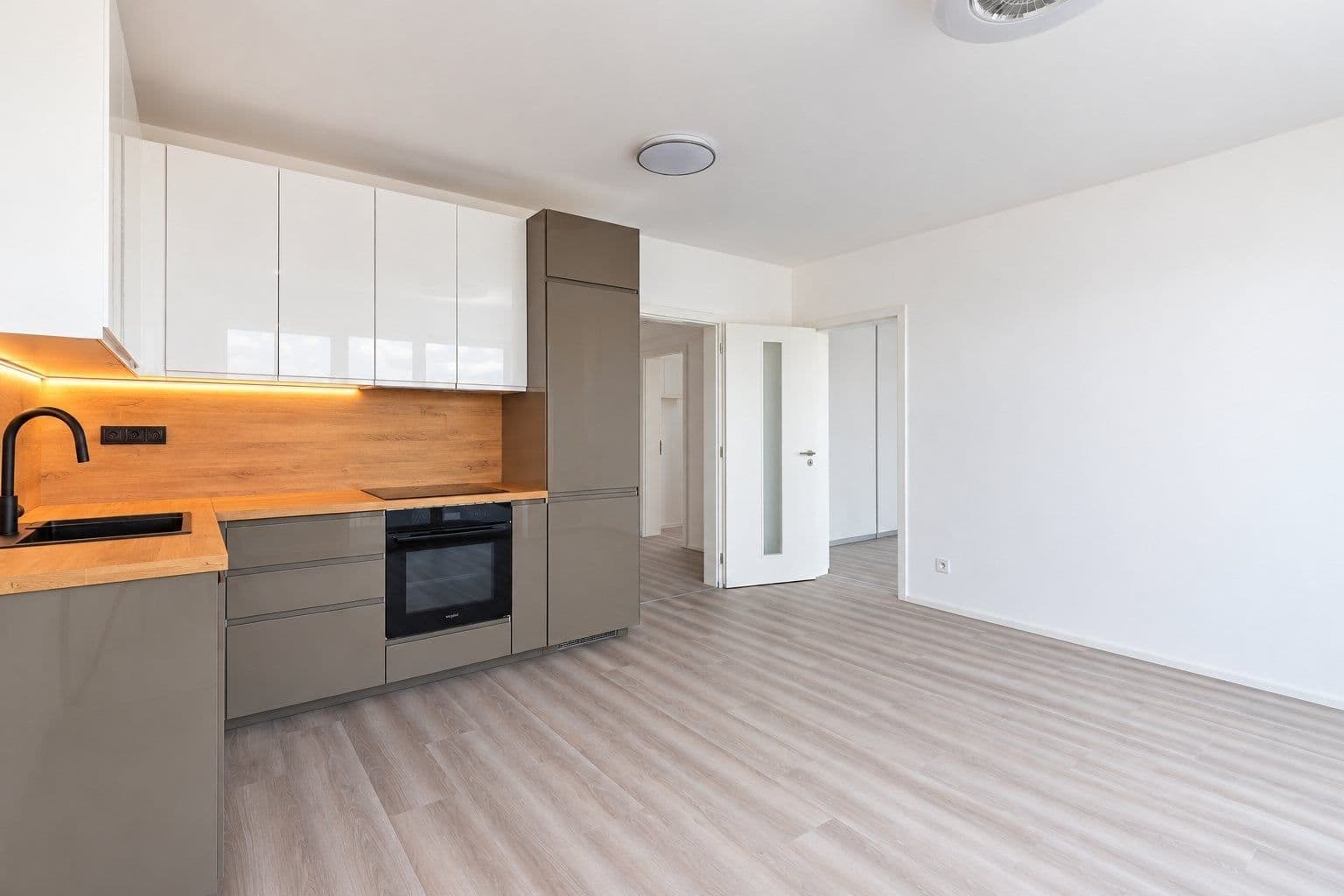 Prenájom bytu 2-izbový 55 m², Libušská, Praha, Praha Prenájom bytu 2-izbový 55 m², Libušská, Praha, Praha