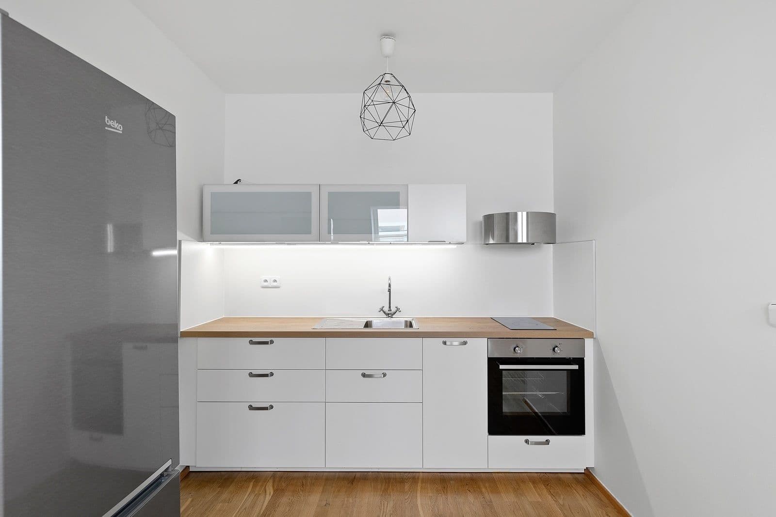Prenájom bytu 1-izbový 34 m², Slavojova, Praha, Praha Prenájom bytu 1-izbový 34 m², Slavojova, Praha, Praha