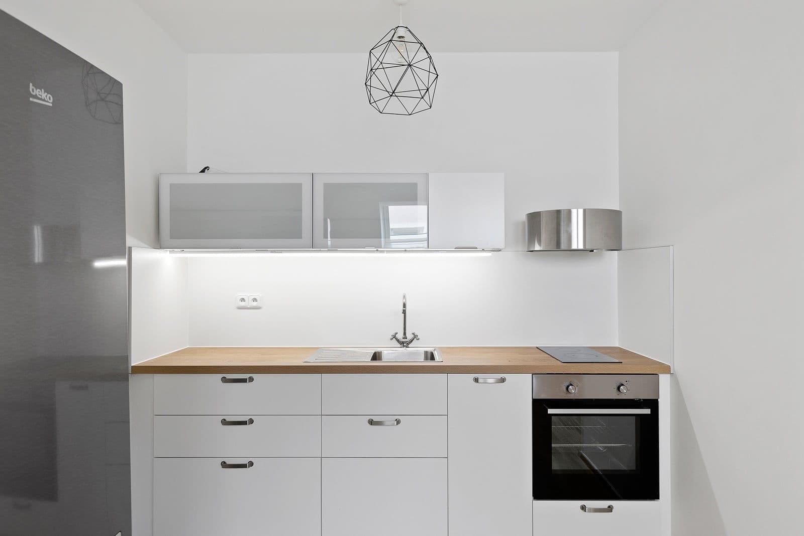 Prenájom bytu 1-izbový 34 m², Slavojova, Praha, Praha Prenájom bytu 1-izbový 34 m², Slavojova, Praha, Praha