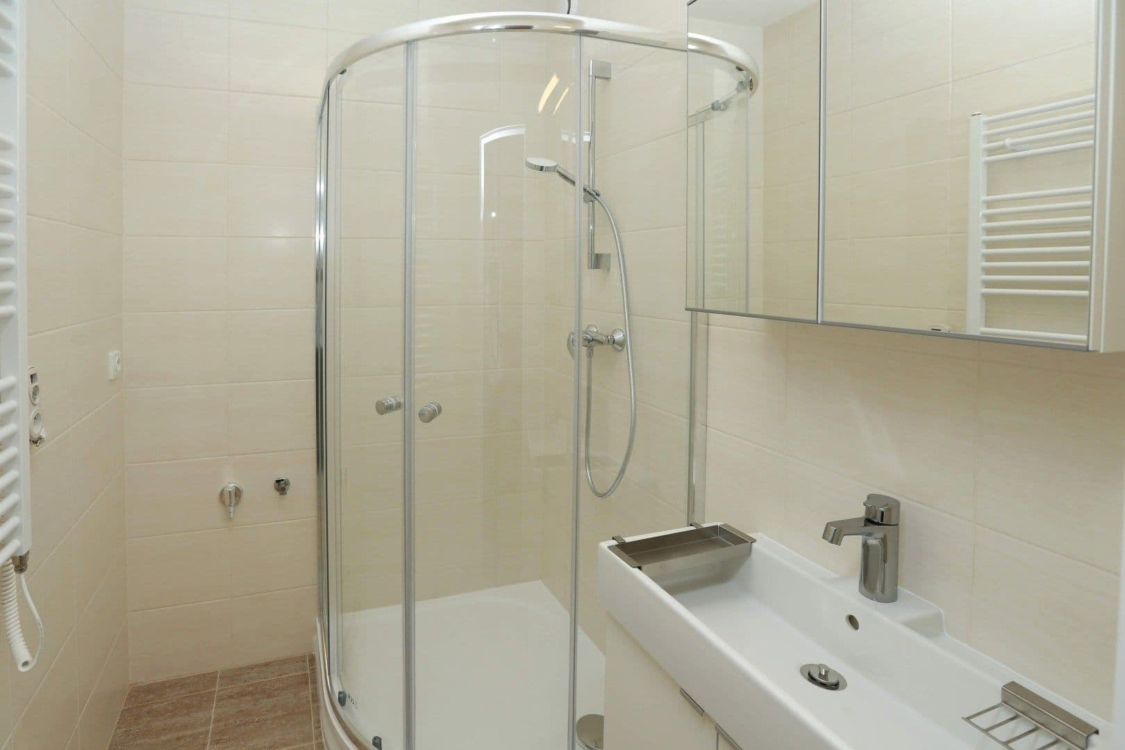 Prenájom bytu 2-izbový 45 m², Hráského, Praha, Praha Prenájom bytu 2-izbový 45 m², Hráského, Praha, Praha