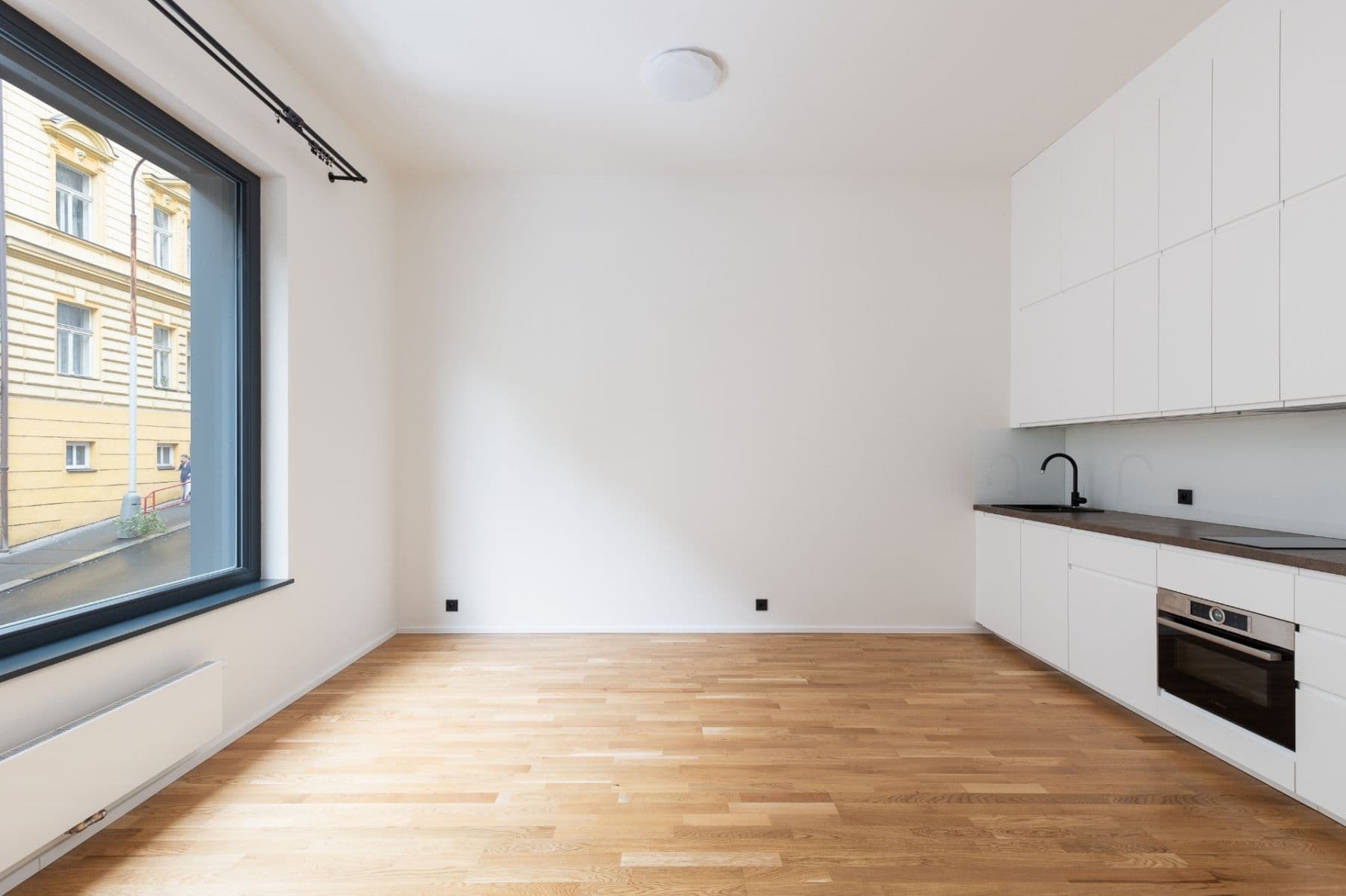 Prenájom bytu 1-izbový 30 m², Grafická, Praha, Praha Prenájom bytu 1-izbový 30 m², Grafická, Praha, Praha