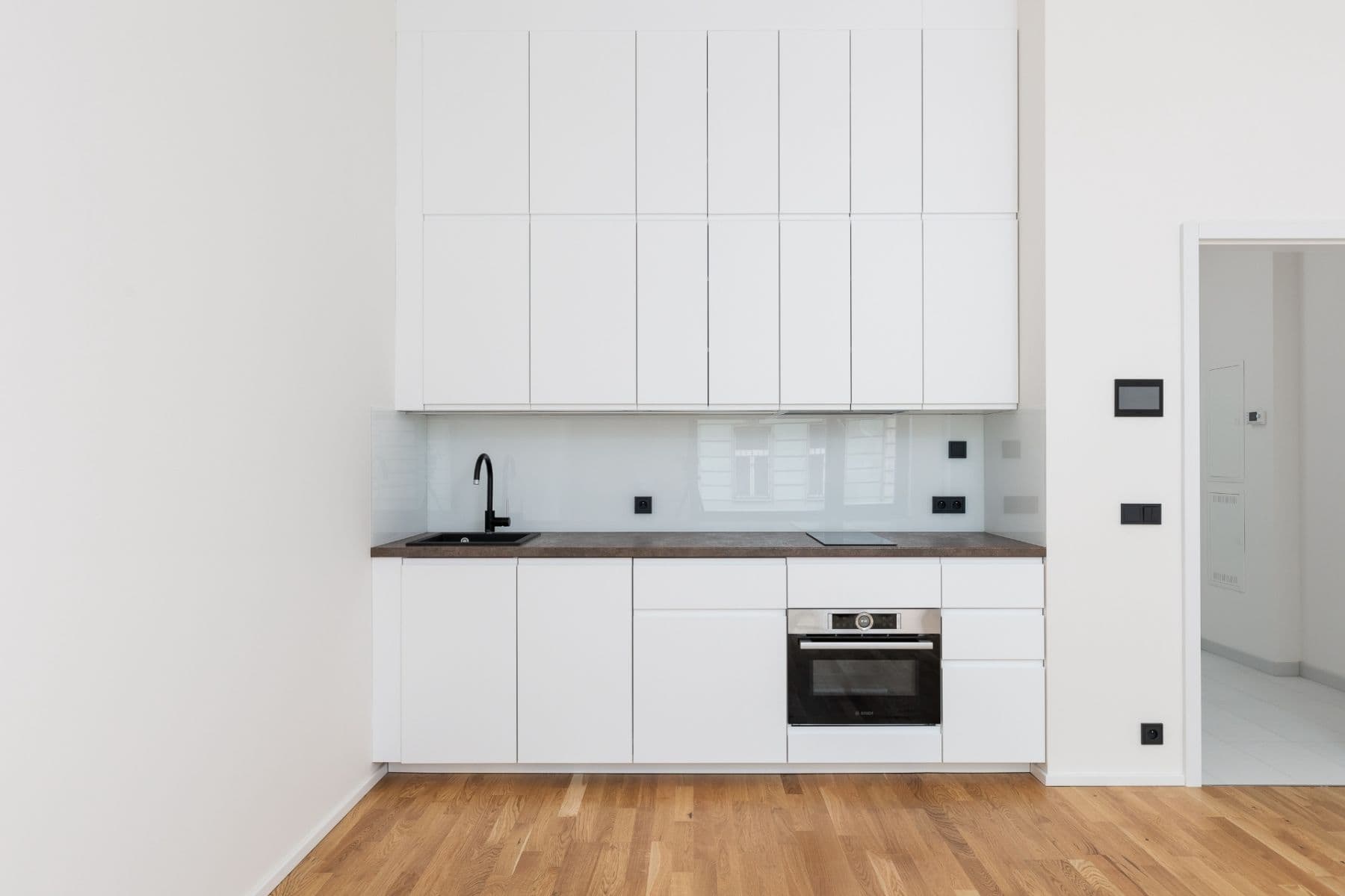 Prenájom bytu 1-izbový 30 m², Grafická, Praha, Praha Prenájom bytu 1-izbový 30 m², Grafická, Praha, Praha