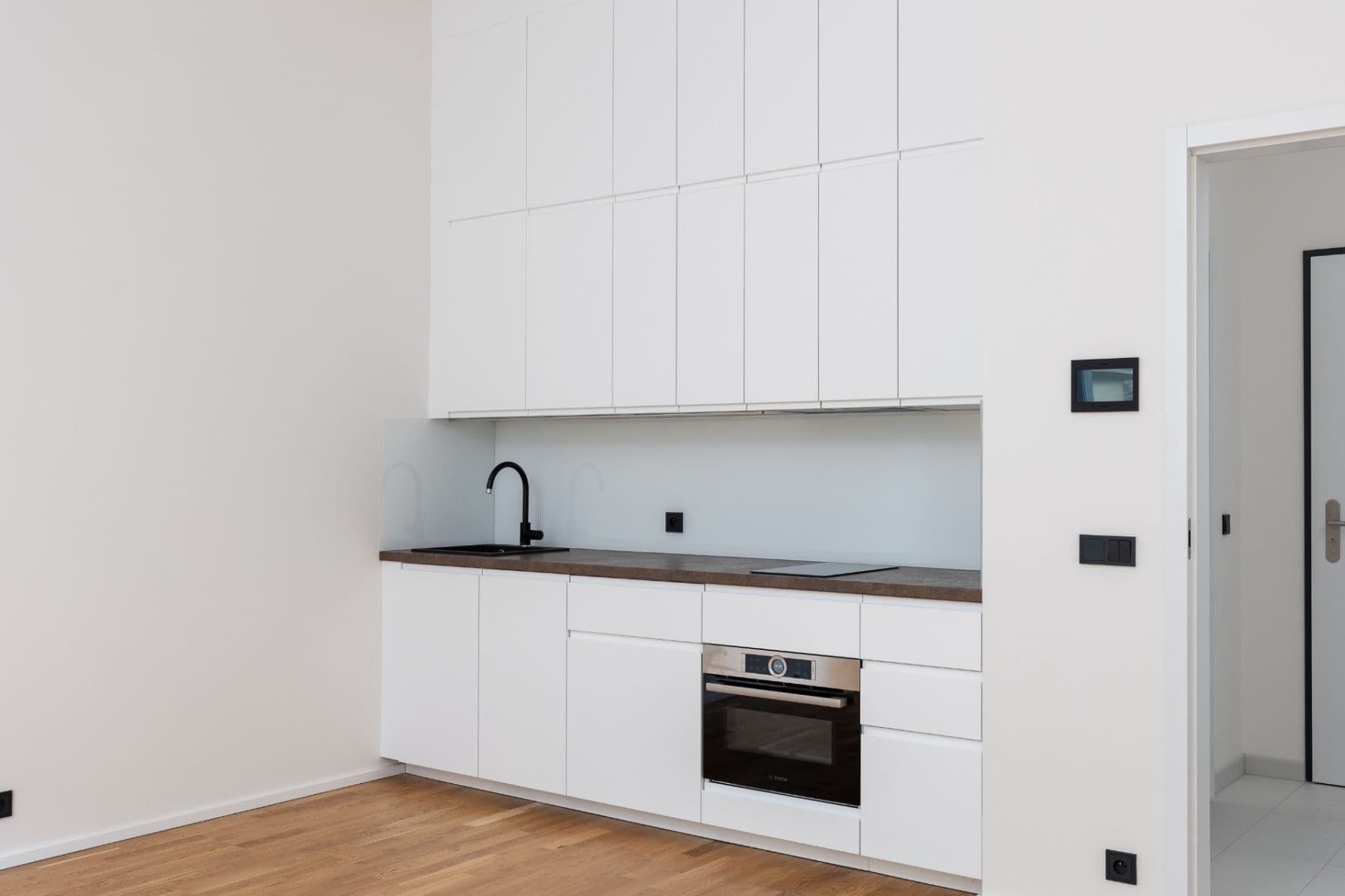 Prenájom bytu 1-izbový 30 m², Grafická, Praha, Praha Prenájom bytu 1-izbový 30 m², Grafická, Praha, Praha