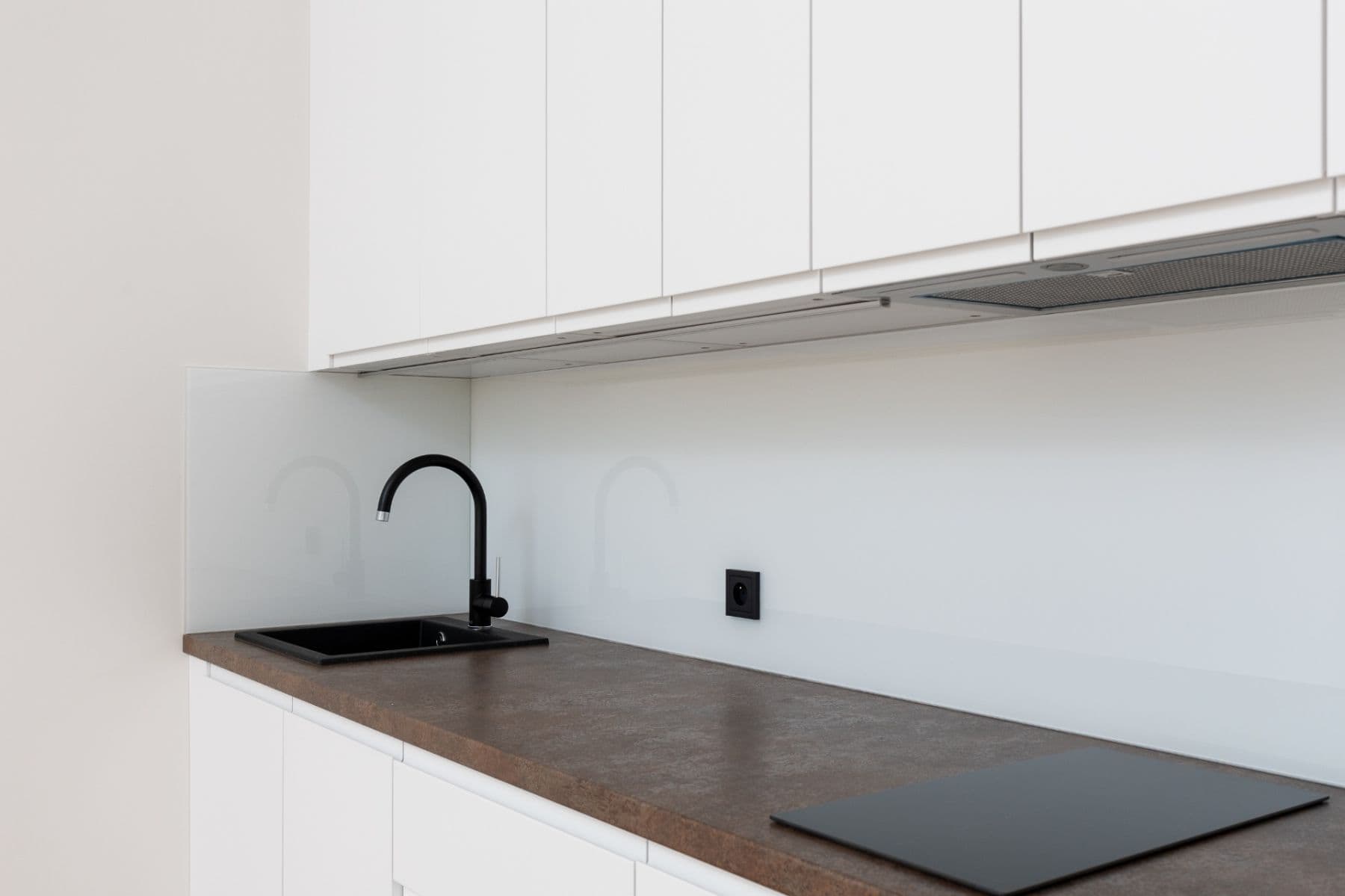 Prenájom bytu 1-izbový 30 m², Grafická, Praha, Praha Prenájom bytu 1-izbový 30 m², Grafická, Praha, Praha
