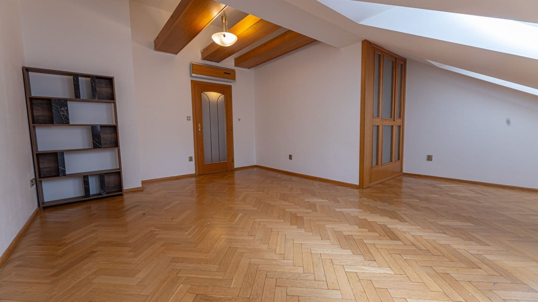 Prenájom bytu 3-izbový 117 m², Tomáškova, Praha, Praha Prenájom bytu 3-izbový 117 m², Tomáškova, Praha, Praha