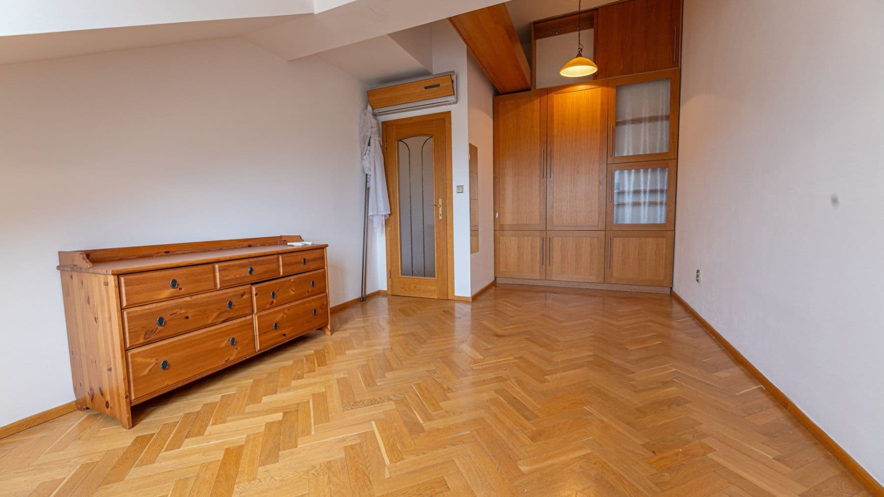 Prenájom bytu 3-izbový 117 m², Tomáškova, Praha, Praha Prenájom bytu 3-izbový 117 m², Tomáškova, Praha, Praha