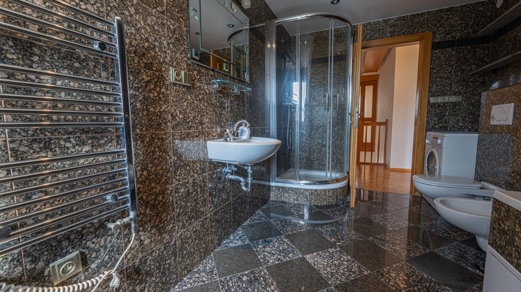Prenájom bytu 3-izbový 117 m², Tomáškova, Praha, Praha Prenájom bytu 3-izbový 117 m², Tomáškova, Praha, Praha