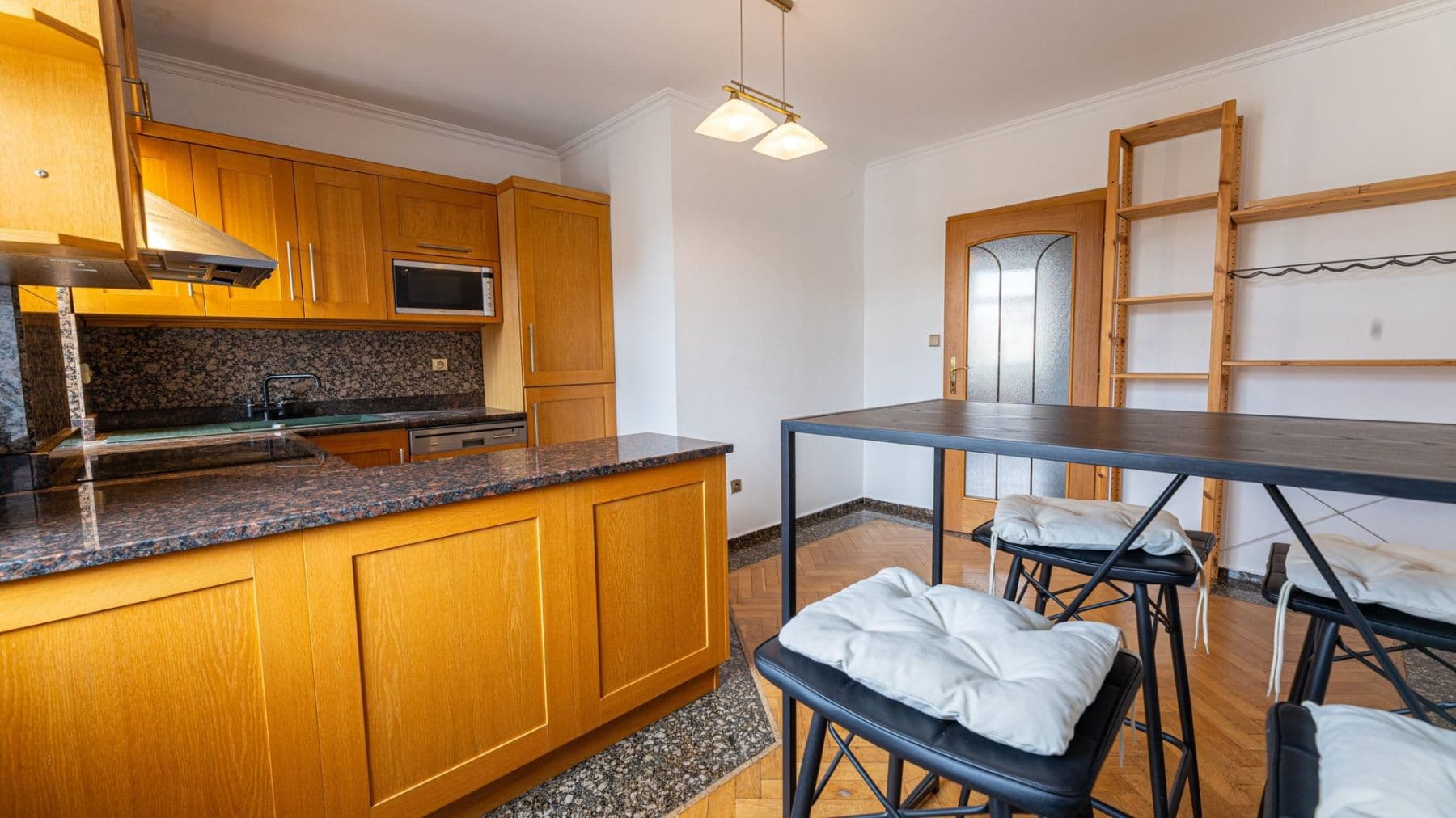 Prenájom bytu 3-izbový 117 m², Tomáškova, Praha, Praha Prenájom bytu 3-izbový 117 m², Tomáškova, Praha, Praha