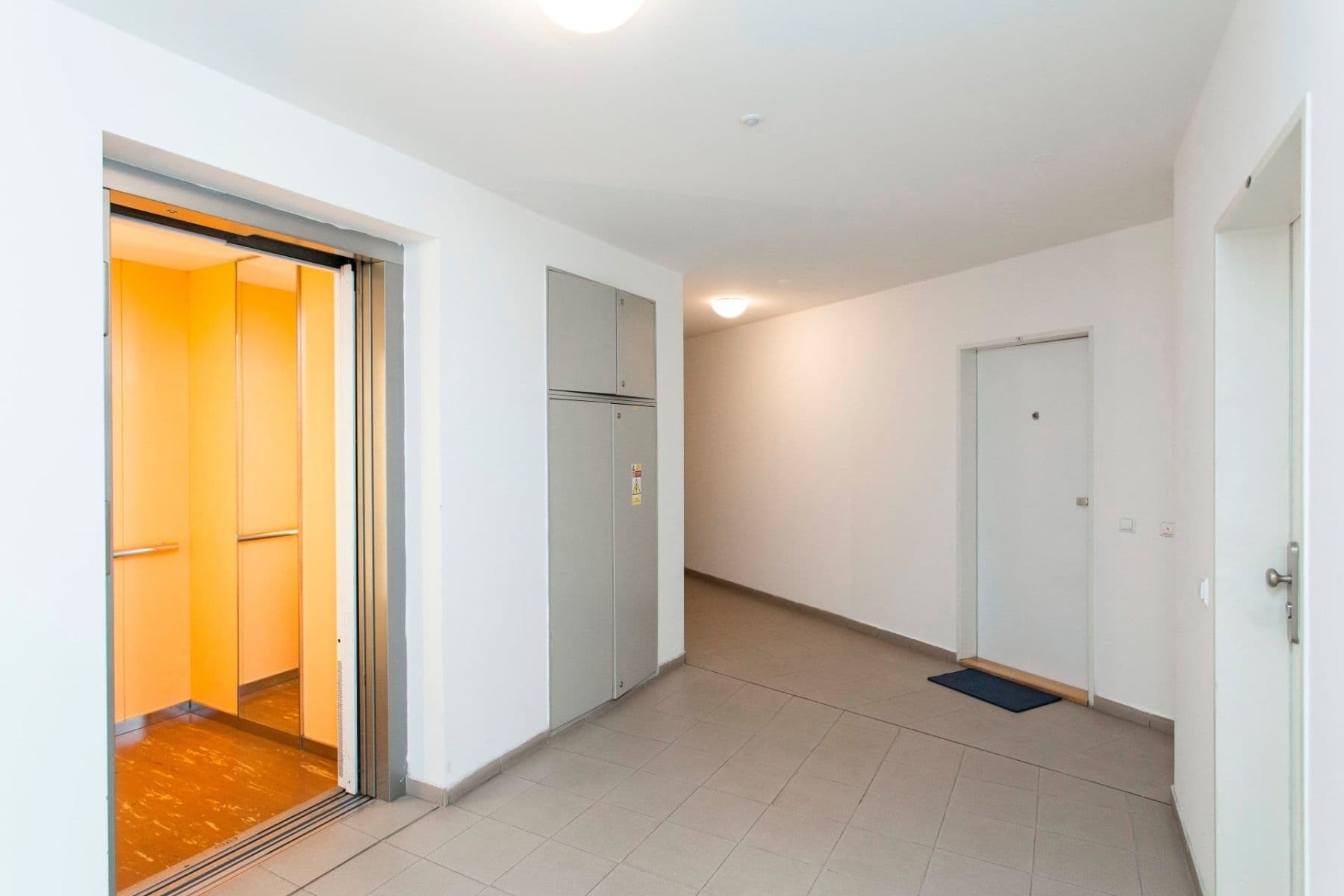 Prenájom bytu 2-izbový 56 m², Kloboučnická, Praha, Praha Prenájom bytu 2-izbový 56 m², Kloboučnická, Praha, Praha