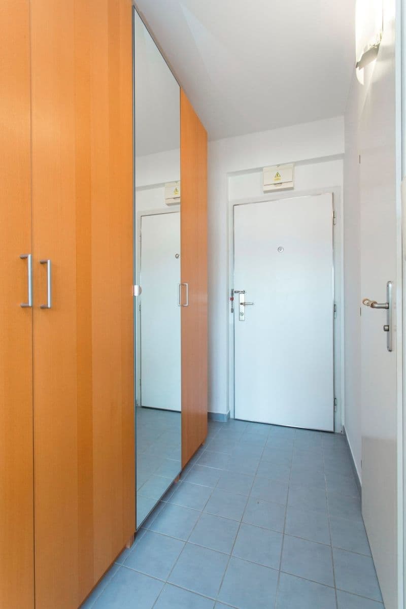 Prenájom bytu 2-izbový 56 m², Kloboučnická, Praha, Praha Prenájom bytu 2-izbový 56 m², Kloboučnická, Praha, Praha