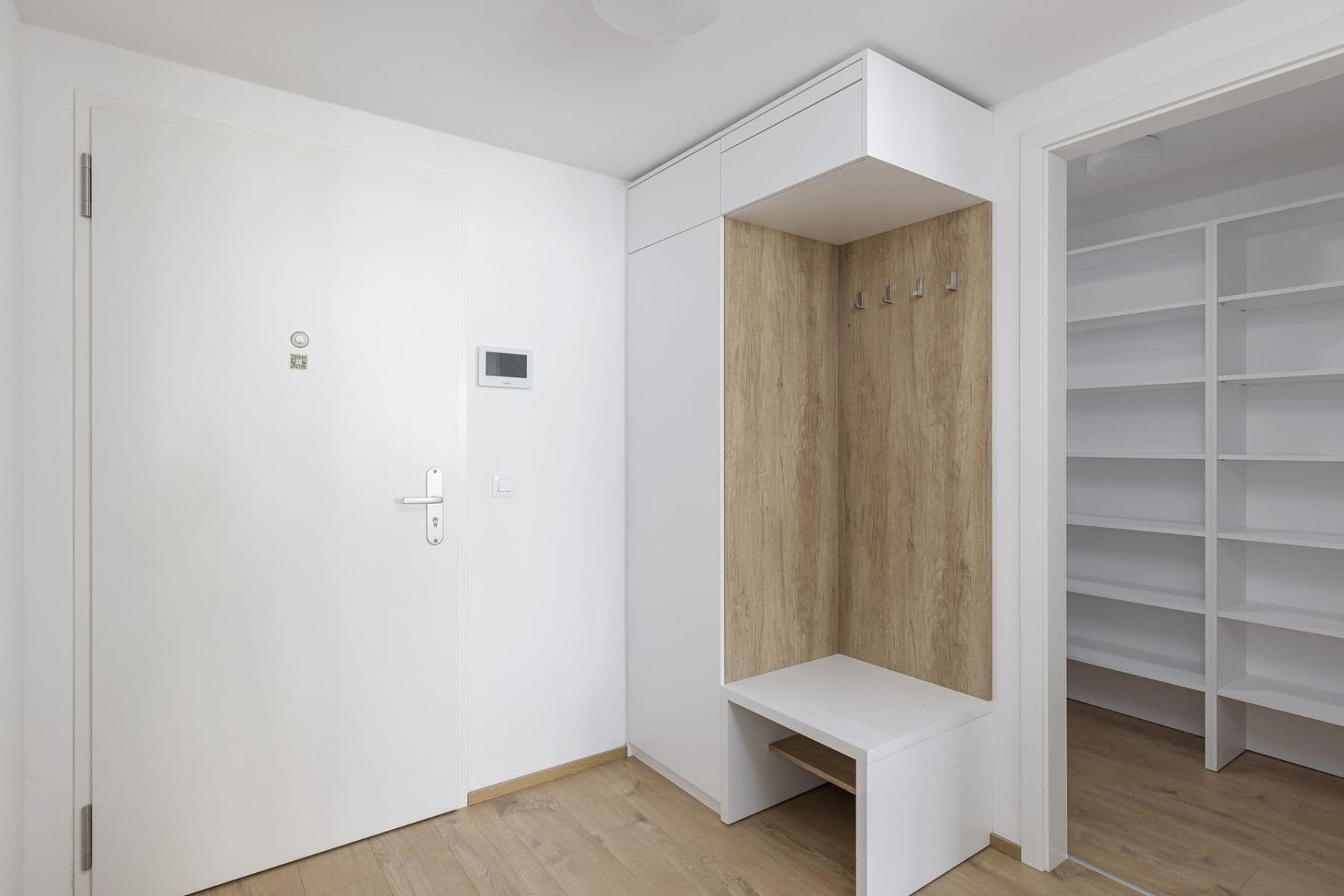 Prenájom bytu 2-izbový 44 m², Nebřenická, Praha, Praha Prenájom bytu 2-izbový 44 m², Nebřenická, Praha, Praha