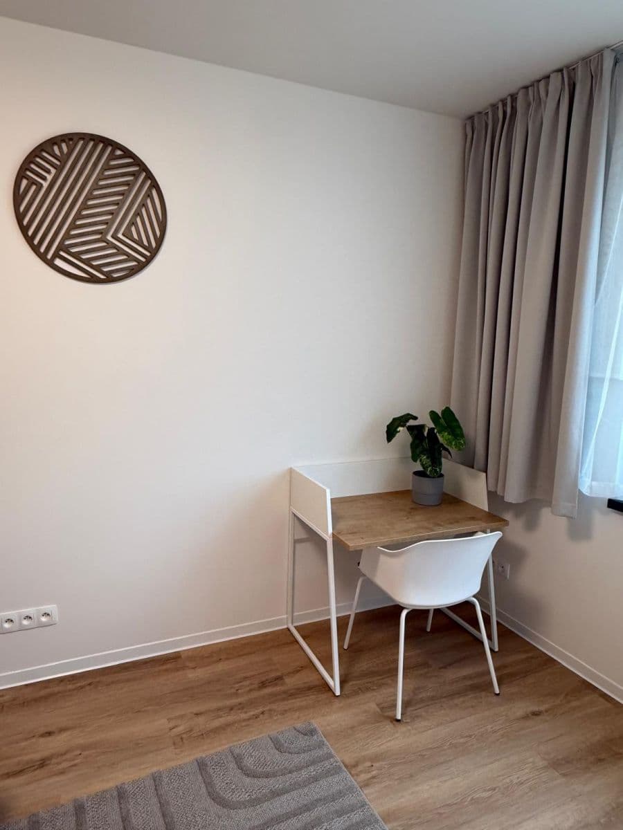 Prenájom bytu 1-izbový 28 m², Na Větrníku, Praha, Praha Prenájom bytu 1-izbový 28 m², Na Větrníku, Praha, Praha