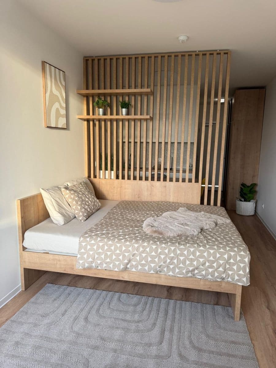 Prenájom bytu 1-izbový 28 m², Na Větrníku, Praha, Praha Prenájom bytu 1-izbový 28 m², Na Větrníku, Praha, Praha