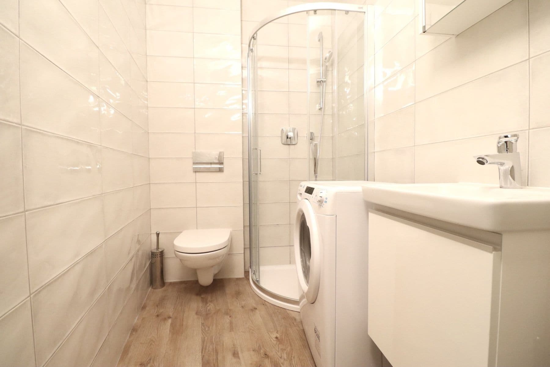 Prenájom bytu 1-izbový 22 m², Černomořská, Praha, Praha Prenájom bytu 1-izbový 22 m², Černomořská, Praha, Praha
