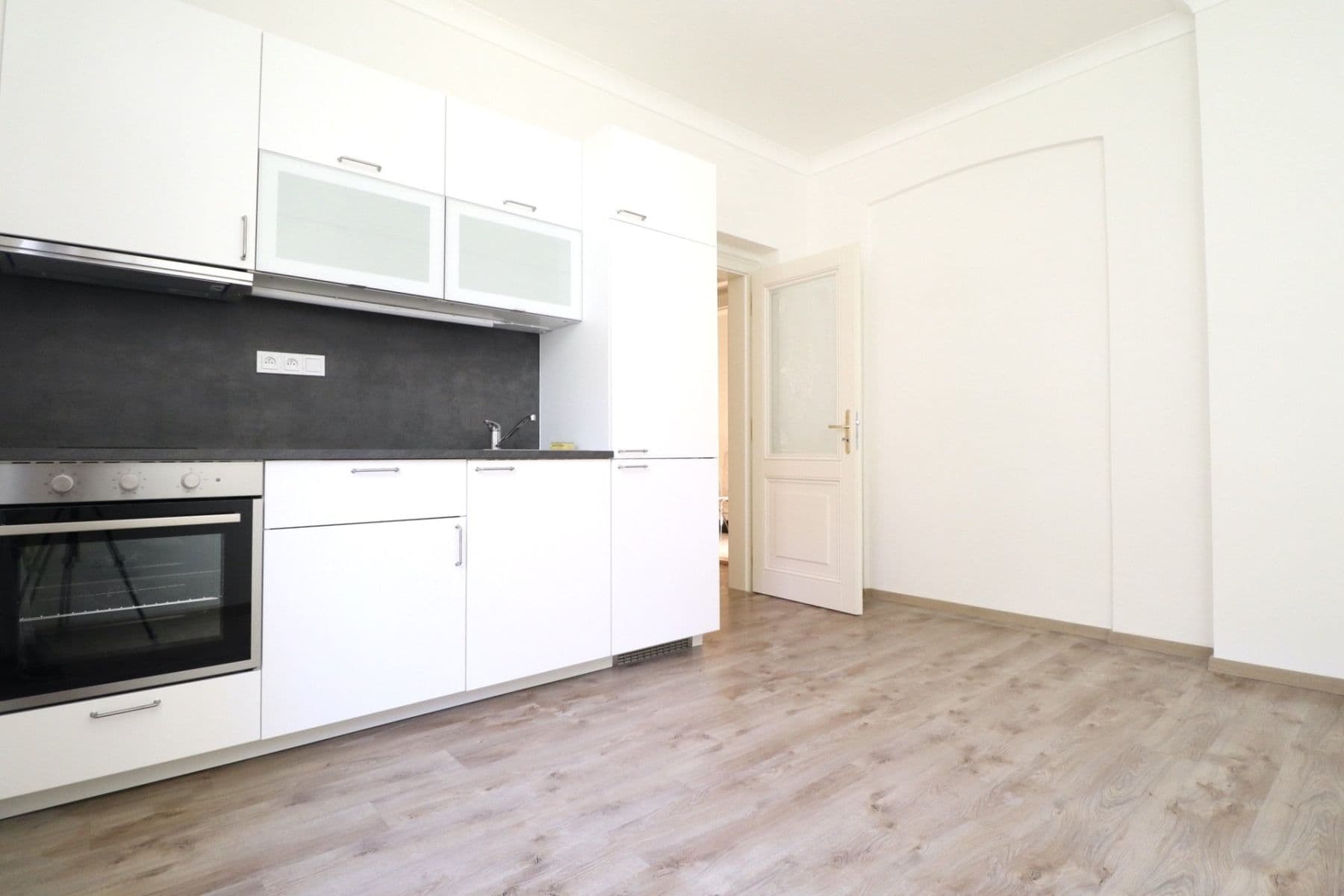 Prenájom bytu 1-izbový 22 m², Černomořská, Praha, Praha Prenájom bytu 1-izbový 22 m², Černomořská, Praha, Praha
