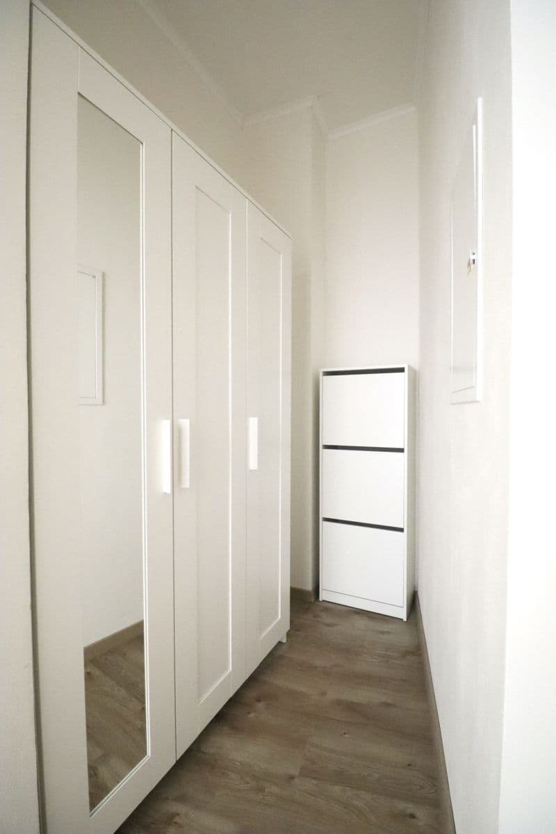 Prenájom bytu 1-izbový 22 m², Černomořská, Praha, Praha Prenájom bytu 1-izbový 22 m², Černomořská, Praha, Praha