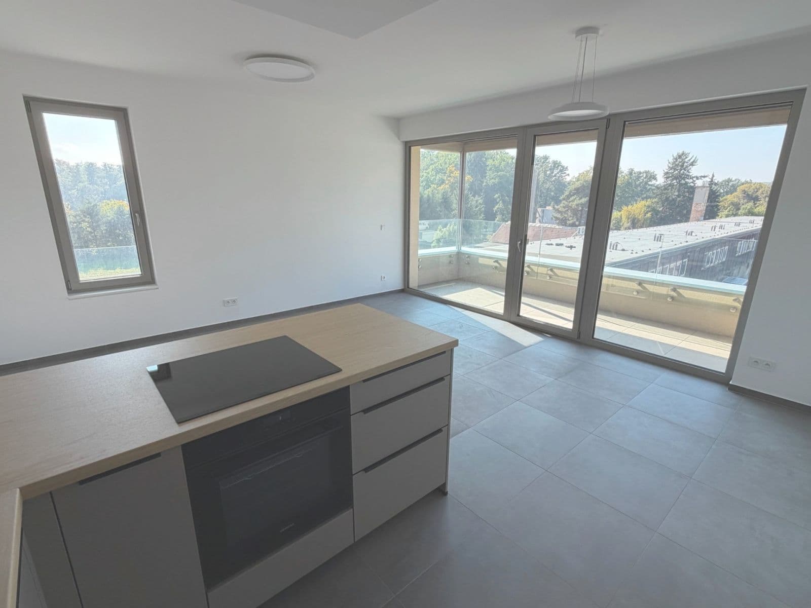 Prenájom bytu 4-izbový 90 m², Práčská, Praha, Praha Prenájom bytu 4-izbový 90 m², Práčská, Praha, Praha