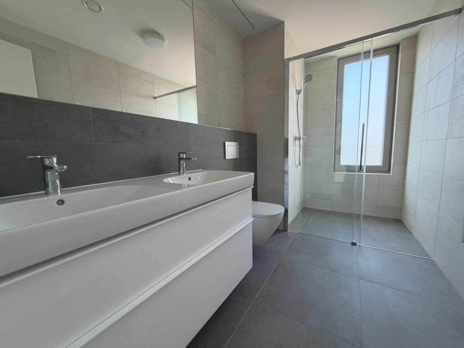 Prenájom bytu 4-izbový 90 m², Práčská, Praha, Praha Prenájom bytu 4-izbový 90 m², Práčská, Praha, Praha