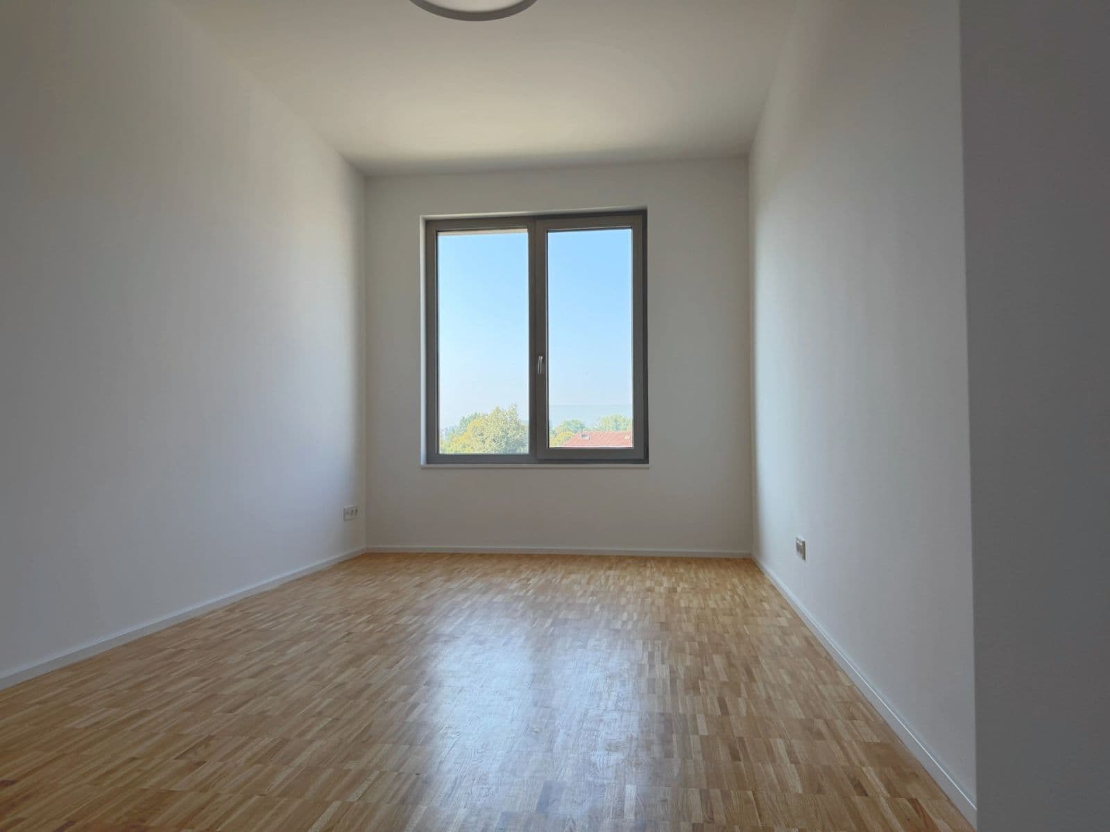 Prenájom bytu 4-izbový 90 m², Práčská, Praha, Praha Prenájom bytu 4-izbový 90 m², Práčská, Praha, Praha