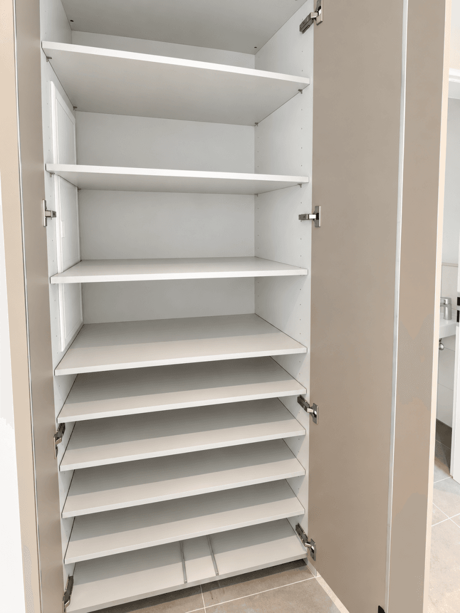 Prenájom bytu 4-izbový 90 m², Práčská, Praha, Praha Prenájom bytu 4-izbový 90 m², Práčská, Praha, Praha