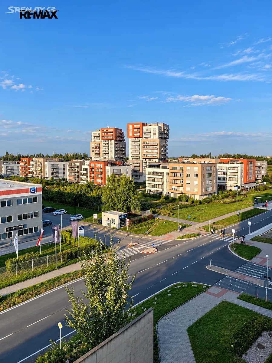 Prenájom bytu 4-izbový 93 m², Škrábkových, Praha, Praha Prenájom bytu 4-izbový 93 m², Škrábkových, Praha, Praha