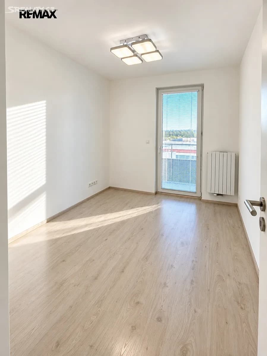 Prenájom bytu 4-izbový 93 m², Škrábkových, Praha, Praha Prenájom bytu 4-izbový 93 m², Škrábkových, Praha, Praha