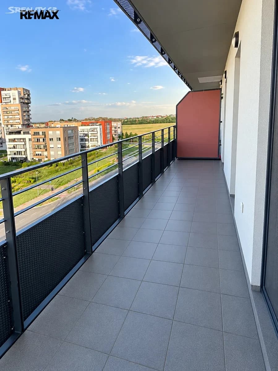 Prenájom bytu 4-izbový 93 m², Škrábkových, Praha, Praha Prenájom bytu 4-izbový 93 m², Škrábkových, Praha, Praha