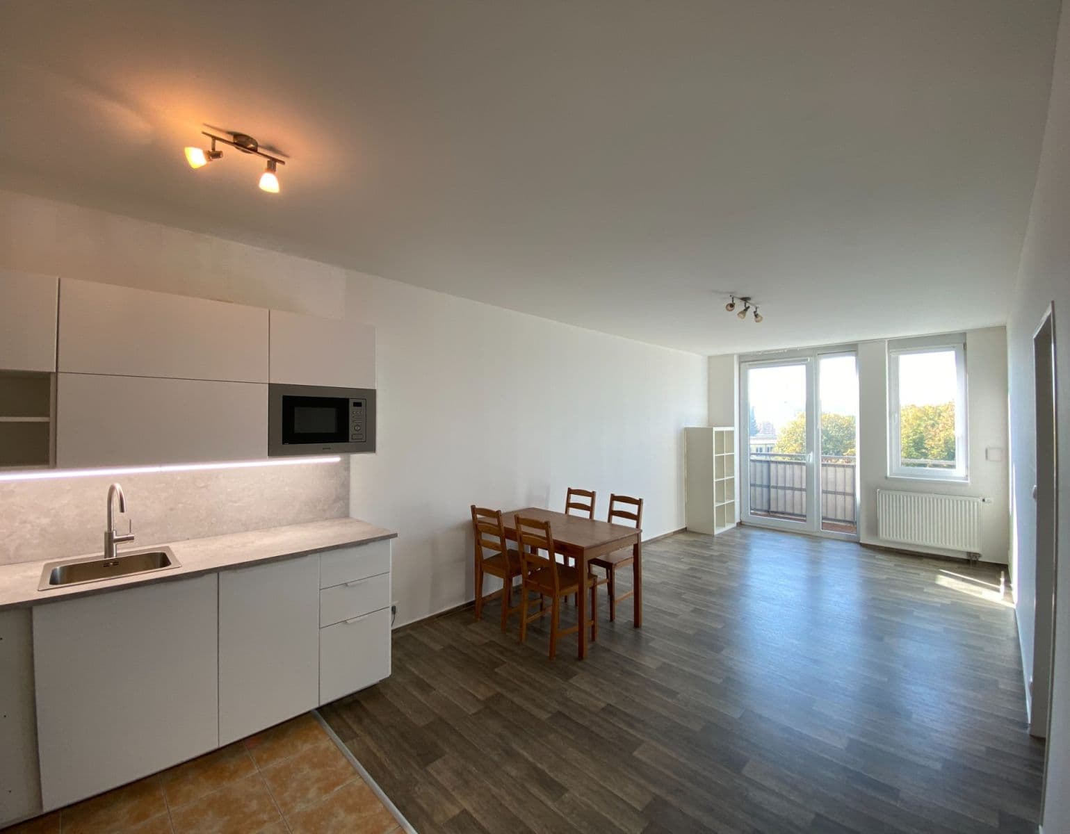 Prenájom bytu 2-izbový 53 m², Zlonická, Praha, Praha Prenájom bytu 2-izbový 53 m², Zlonická, Praha, Praha