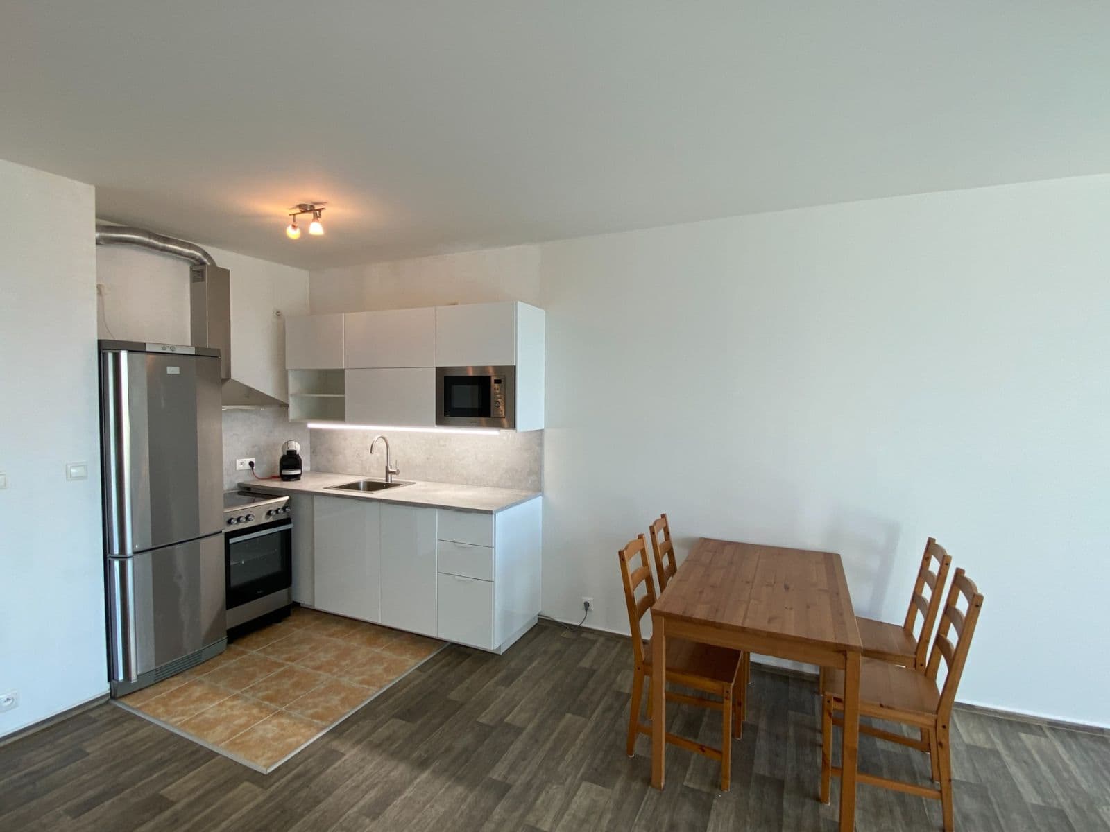 Prenájom bytu 2-izbový 53 m², Zlonická, Praha, Praha Prenájom bytu 2-izbový 53 m², Zlonická, Praha, Praha