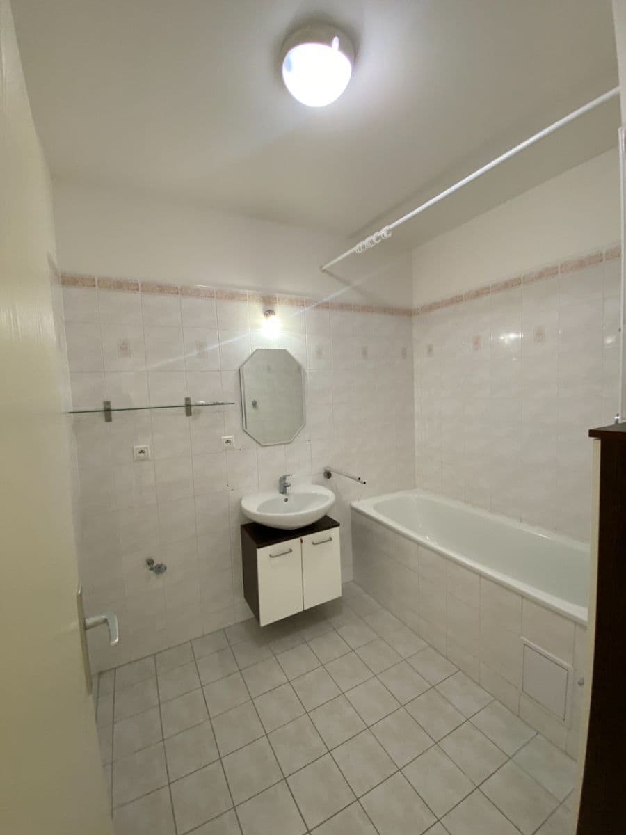 Prenájom bytu 2-izbový 53 m², Zlonická, Praha, Praha Prenájom bytu 2-izbový 53 m², Zlonická, Praha, Praha