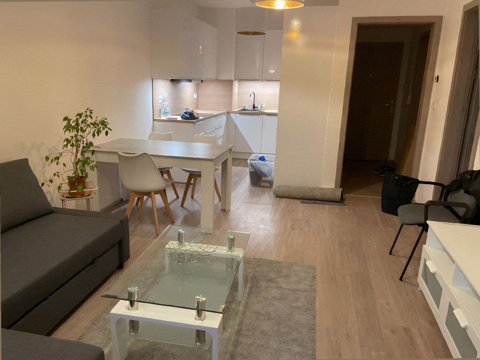 Prenájom bytu 2-izbový 64 m², K Metru, Praha, Praha Prenájom bytu 2-izbový 64 m², K Metru, Praha, Praha