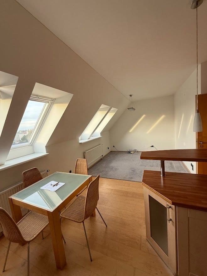 Prenájom bytu 2-izbový 66 m², Sídlištní, Praha, Praha Prenájom bytu 2-izbový 66 m², Sídlištní, Praha, Praha