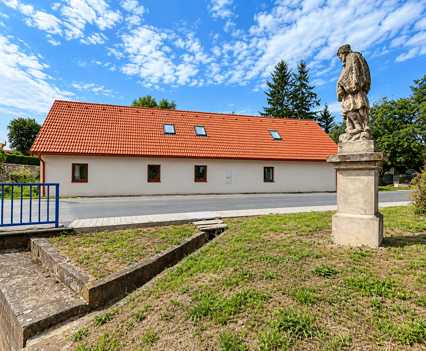 Predaj domu 230 m², pozemok 636 m², Třebešice, Středočeský kraj Predaj domu 230 m², pozemok 636 m², Třebešice, Středočeský kraj