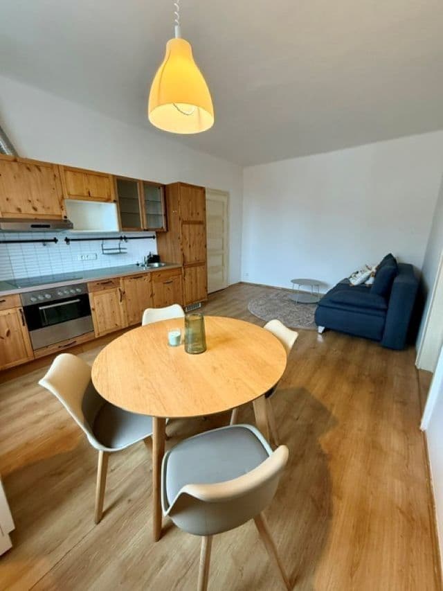 Predaj bytu 2-izbový 75 m², Pražská třída, Hradec Králové, Královéhradecký kraj Predaj bytu 2-izbový 75 m², Pražská třída, Hradec Králové, Královéhradecký kraj