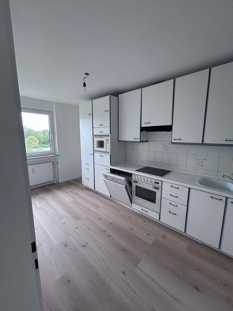 Prenájom bytu 3-izbový 76 m², Pestalozzistraße 1, Germering, Bavorsko Prenájom bytu 3-izbový 76 m², Pestalozzistraße 1, Germering, Bavorsko